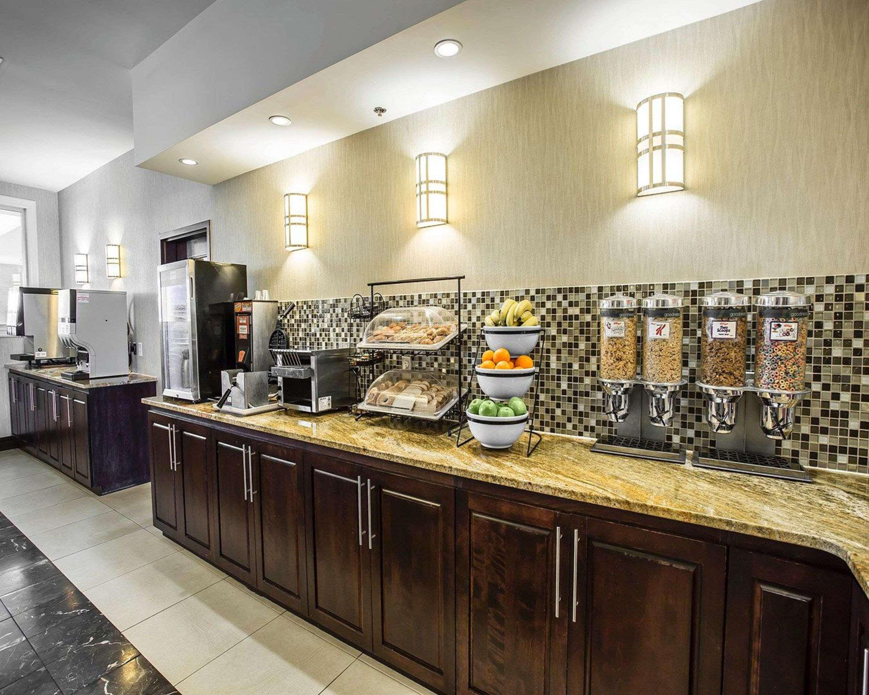Comfort Hotel Bayer'S Lake Timberlea Exterior foto